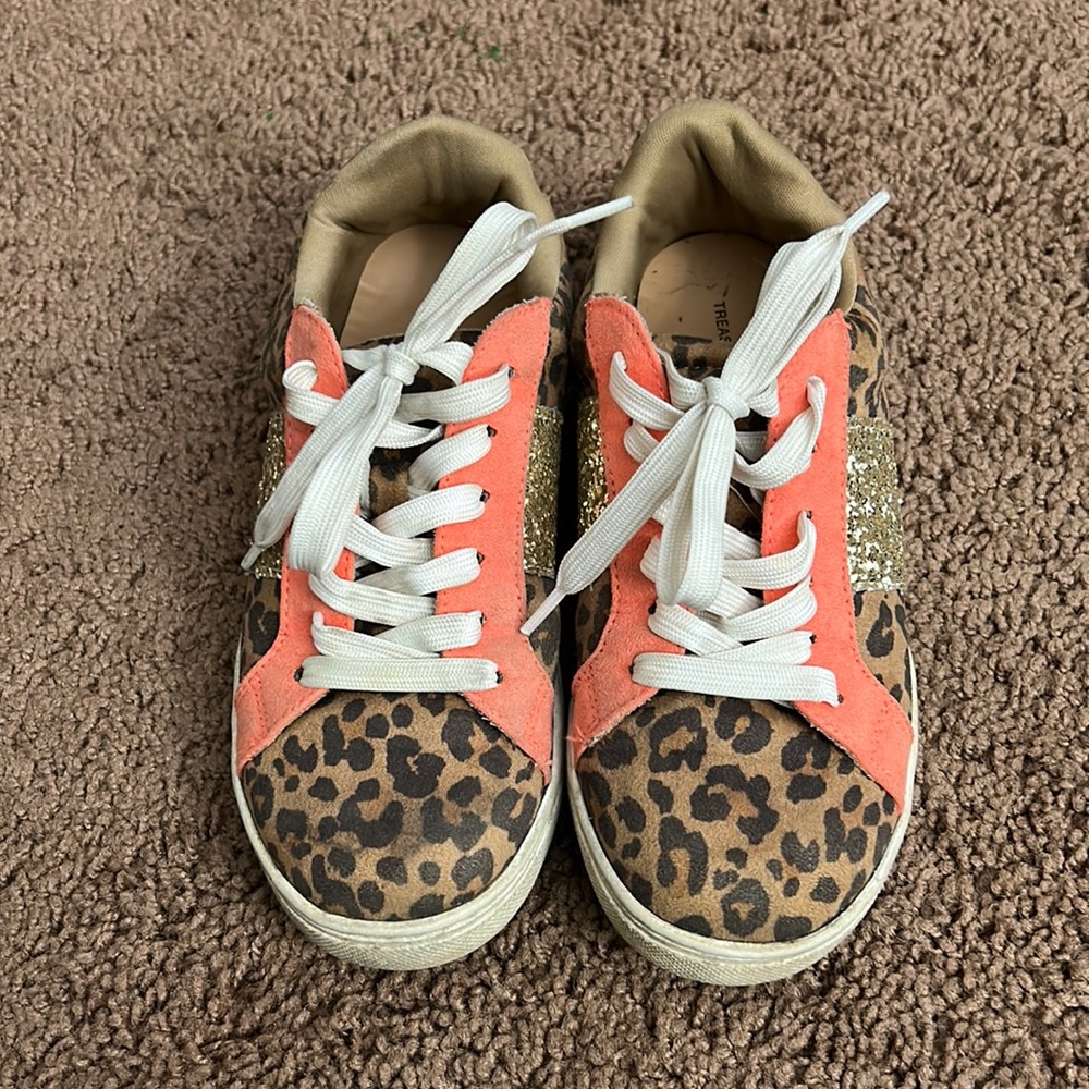 Girls (big kid) Treasure & Bond sneakers size 3